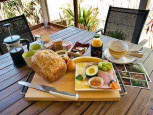 Private Cottages sumptuous breakfast with freshly baked bread