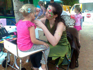 Face Painting for the Kids - Tamborine Mountain State School Markets
