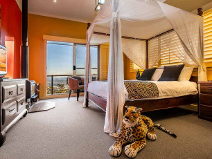 Safari Room Bedroom - Avocado Sunset