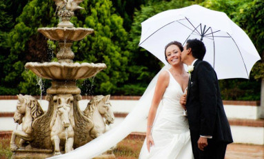 Tamborine Gardens - Wedding Couple by the fountain