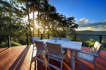 The Escarpment Retreat Accommodation - The Edge House Huge Deck with Views