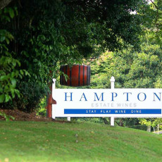 Sign Hampton Estate Wines