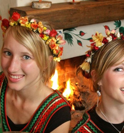 two waitresses in traditional Polish costumes
